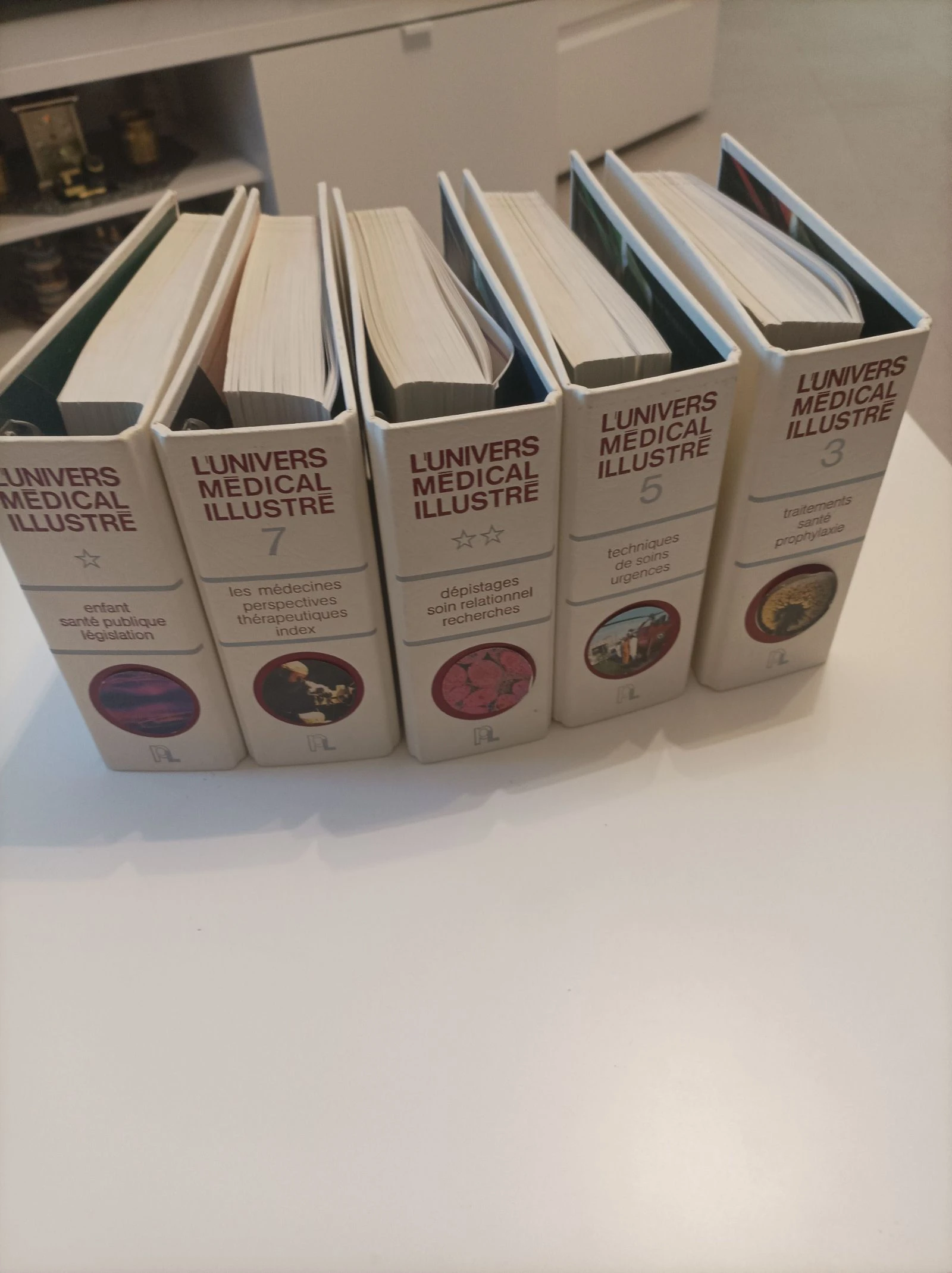 Ouvrages en 5 classeurs médical 